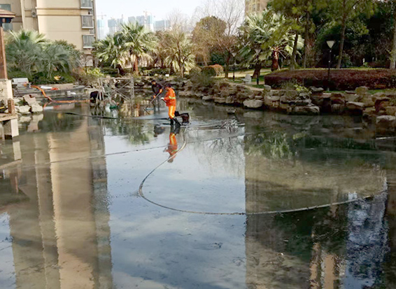 余庆景观池淤泥清理